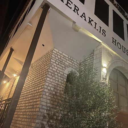 Heraklis Hotel Берат Екстер'єр фото