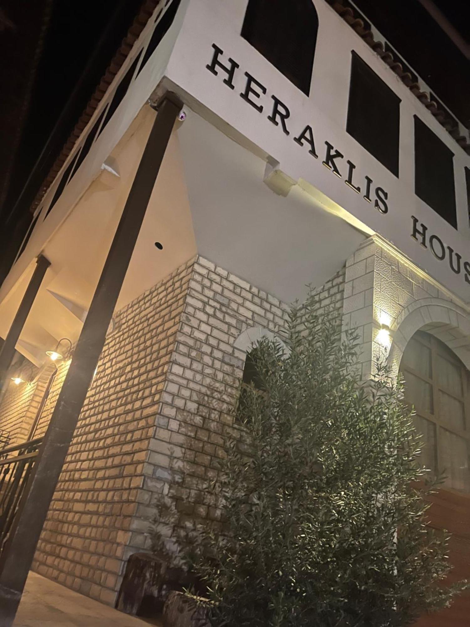Heraklis Hotel Берат Екстер'єр фото