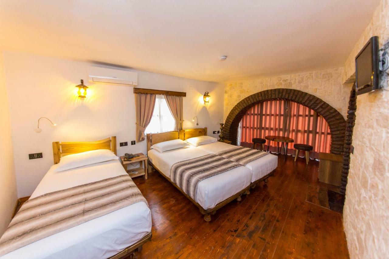 Heraklis Hotel Берат Екстер'єр фото