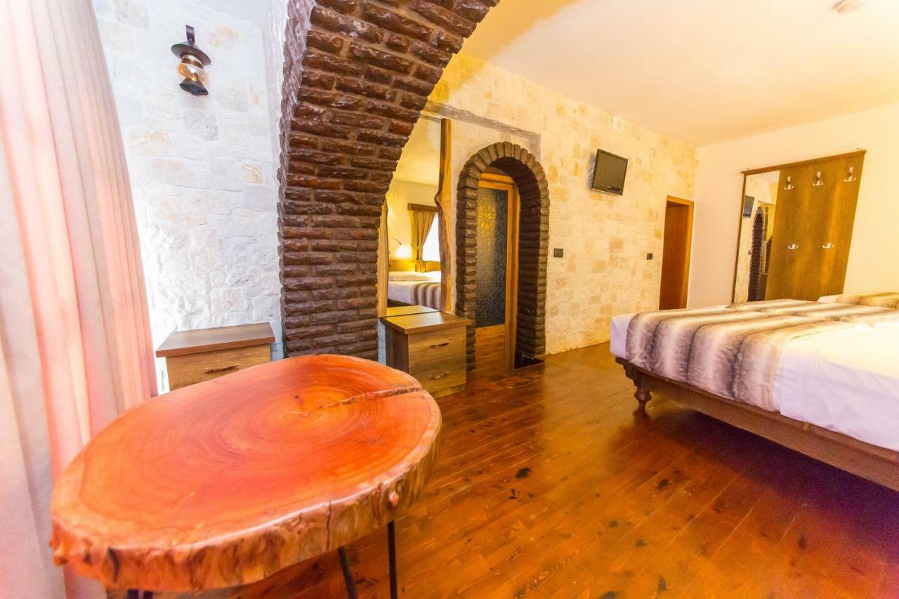 Heraklis Hotel Берат Екстер'єр фото