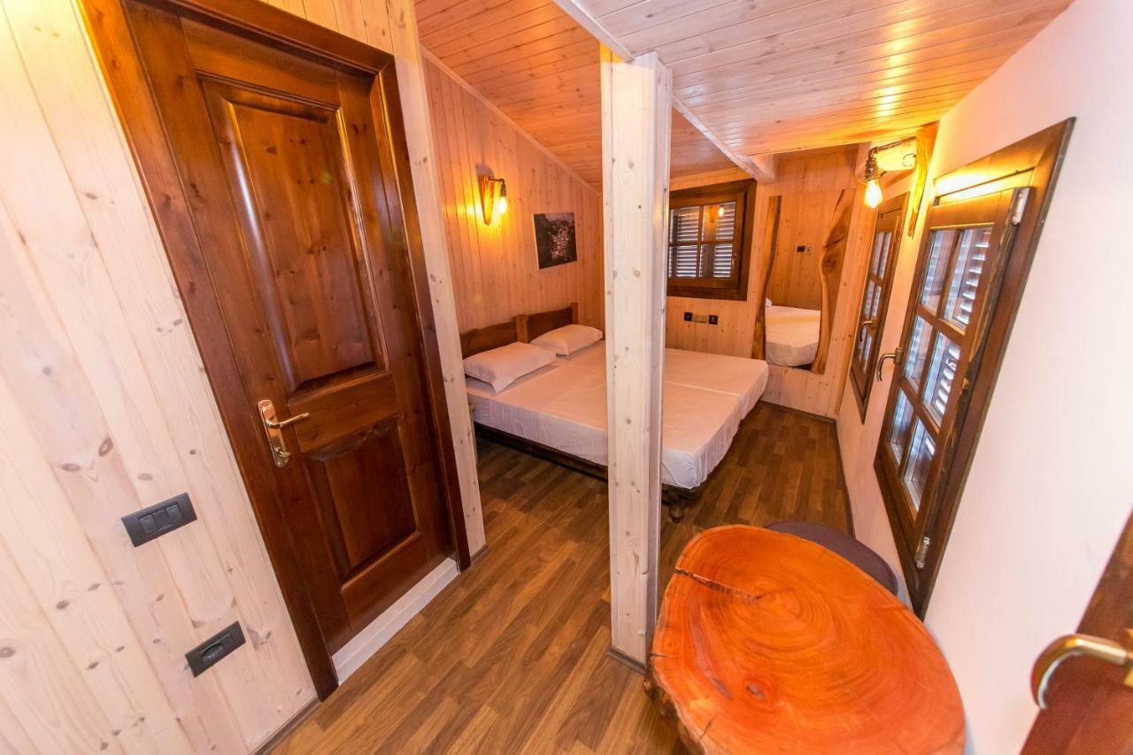Heraklis Hotel Берат Екстер'єр фото