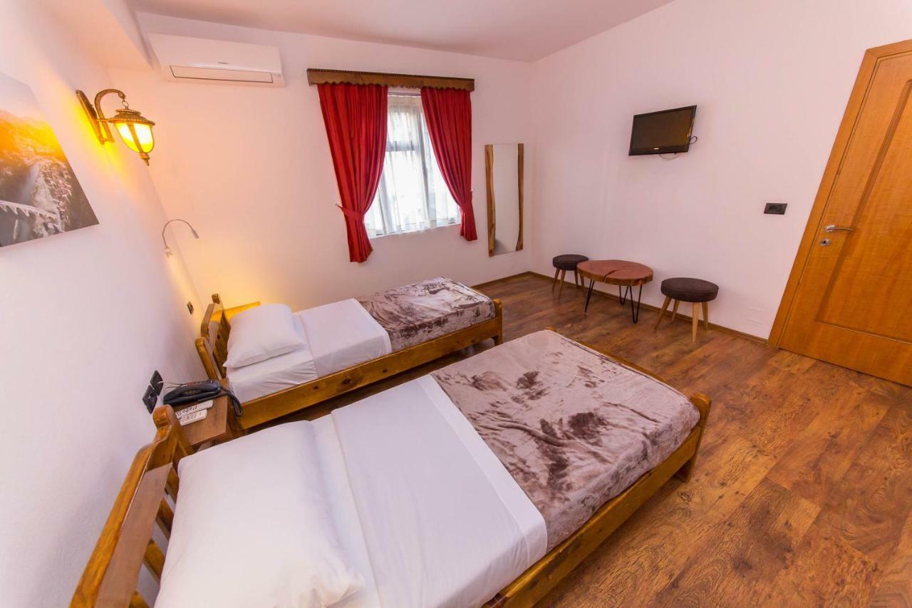Heraklis Hotel Берат Екстер'єр фото