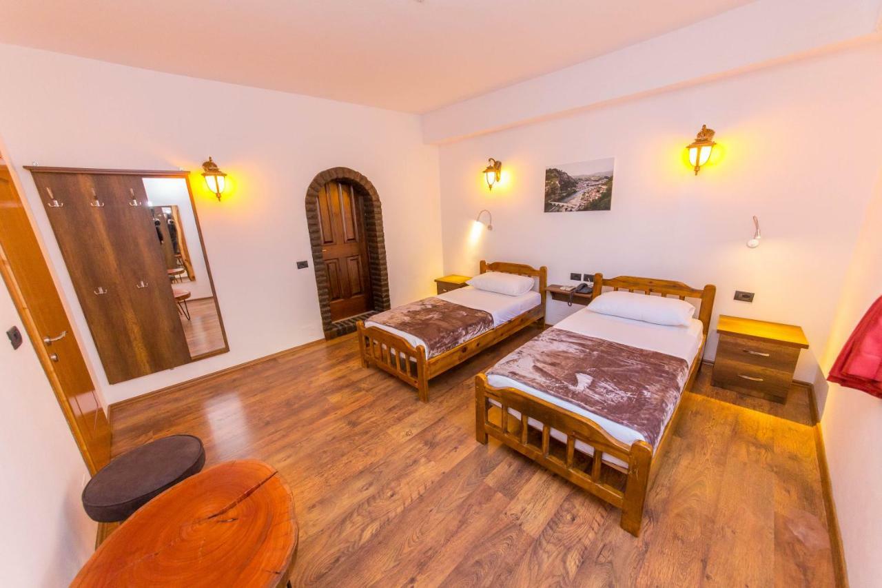 Heraklis Hotel Берат Екстер'єр фото