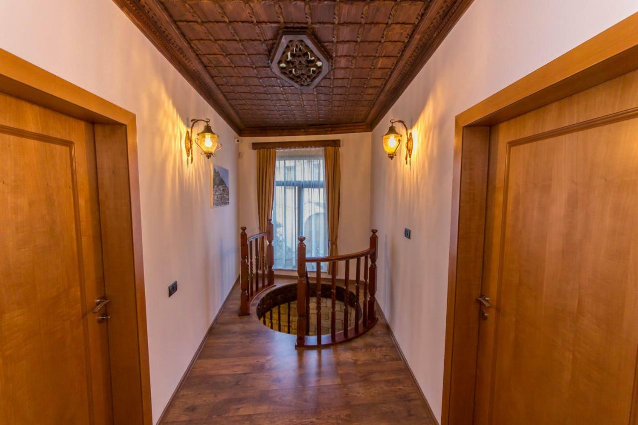Heraklis Hotel Берат Екстер'єр фото